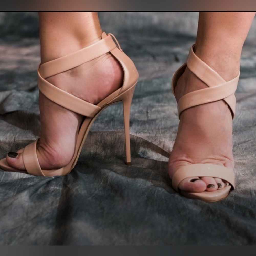 Giuseppe Zanotti Womens cross strap dress sandal